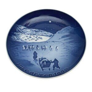 1972 Bing & Grøndahl Copenhagen Christmas Plate Christmas in Greenland Sled Dog